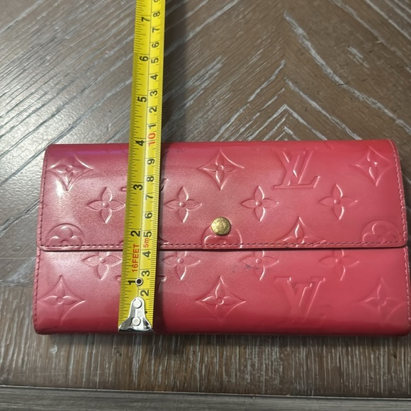 Louis Vuitton Coral Embossed Wallet - Picture 4 of 7